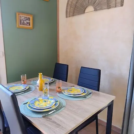 Holiday home L'olivier Avec Piscine Vallon-Pont-d'Arc